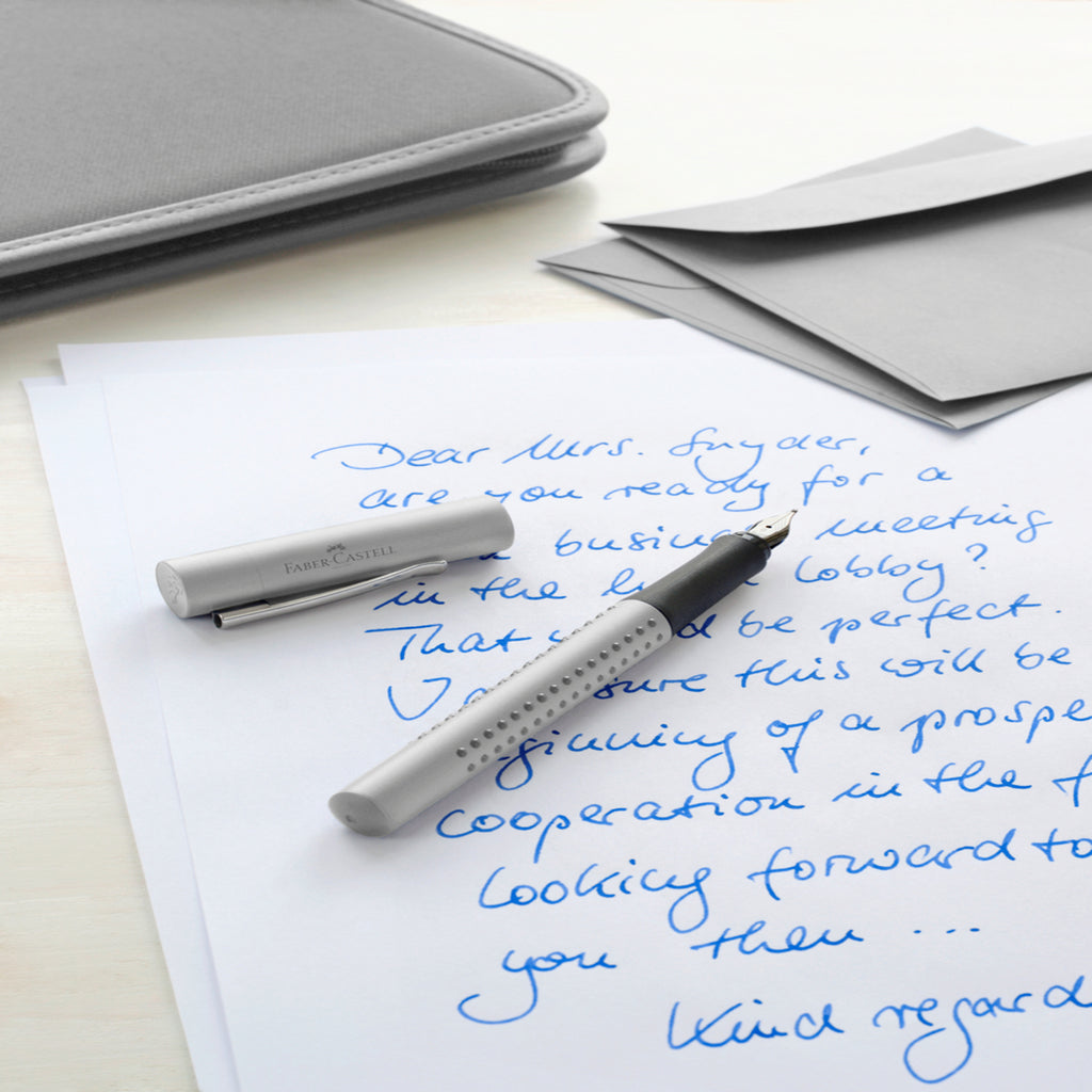 Pluma Estilográfica Grip 2011 M Plateado Faber-Castell